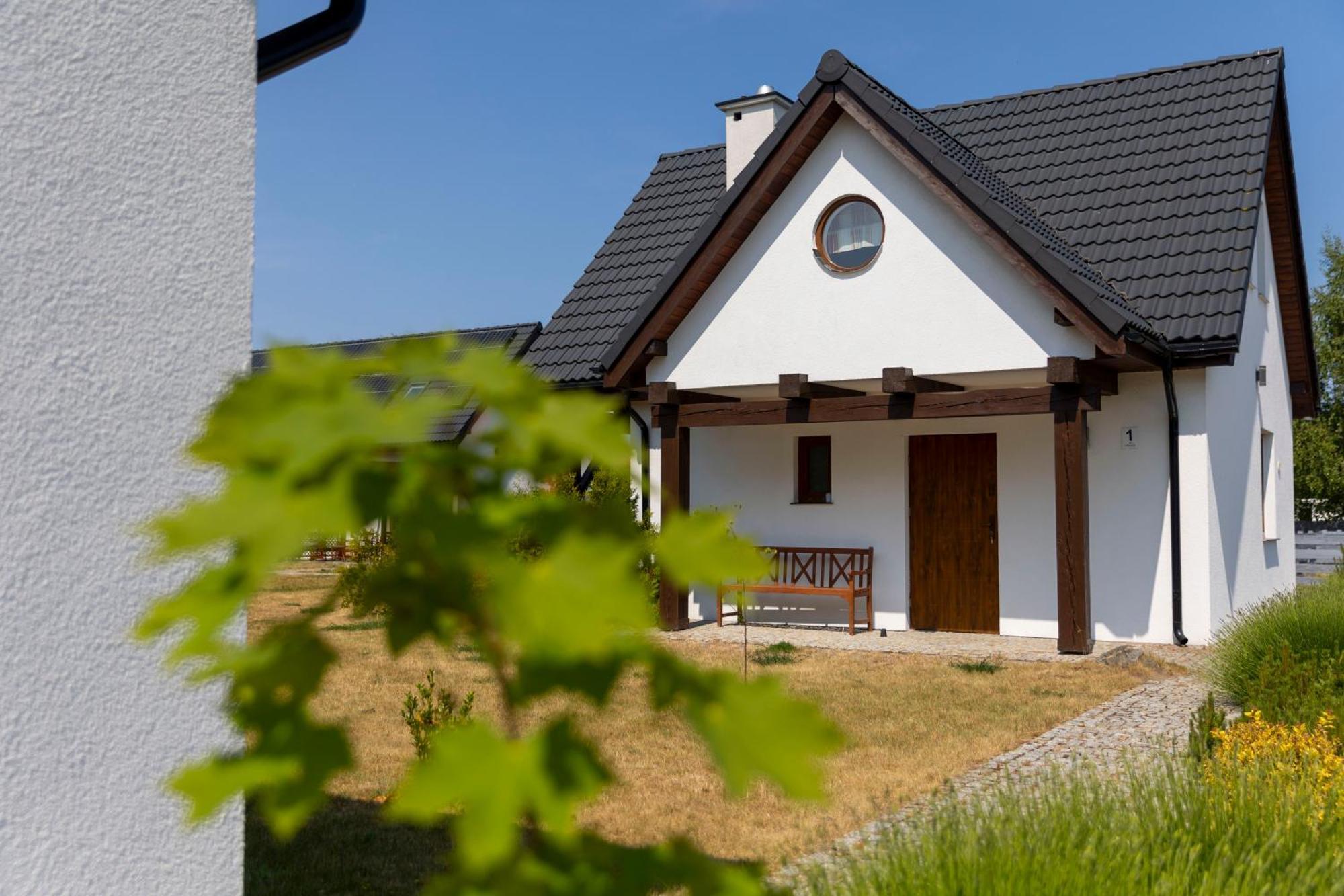 Nadmorska Osada Villa เวบา ภายนอก รูปภาพ
